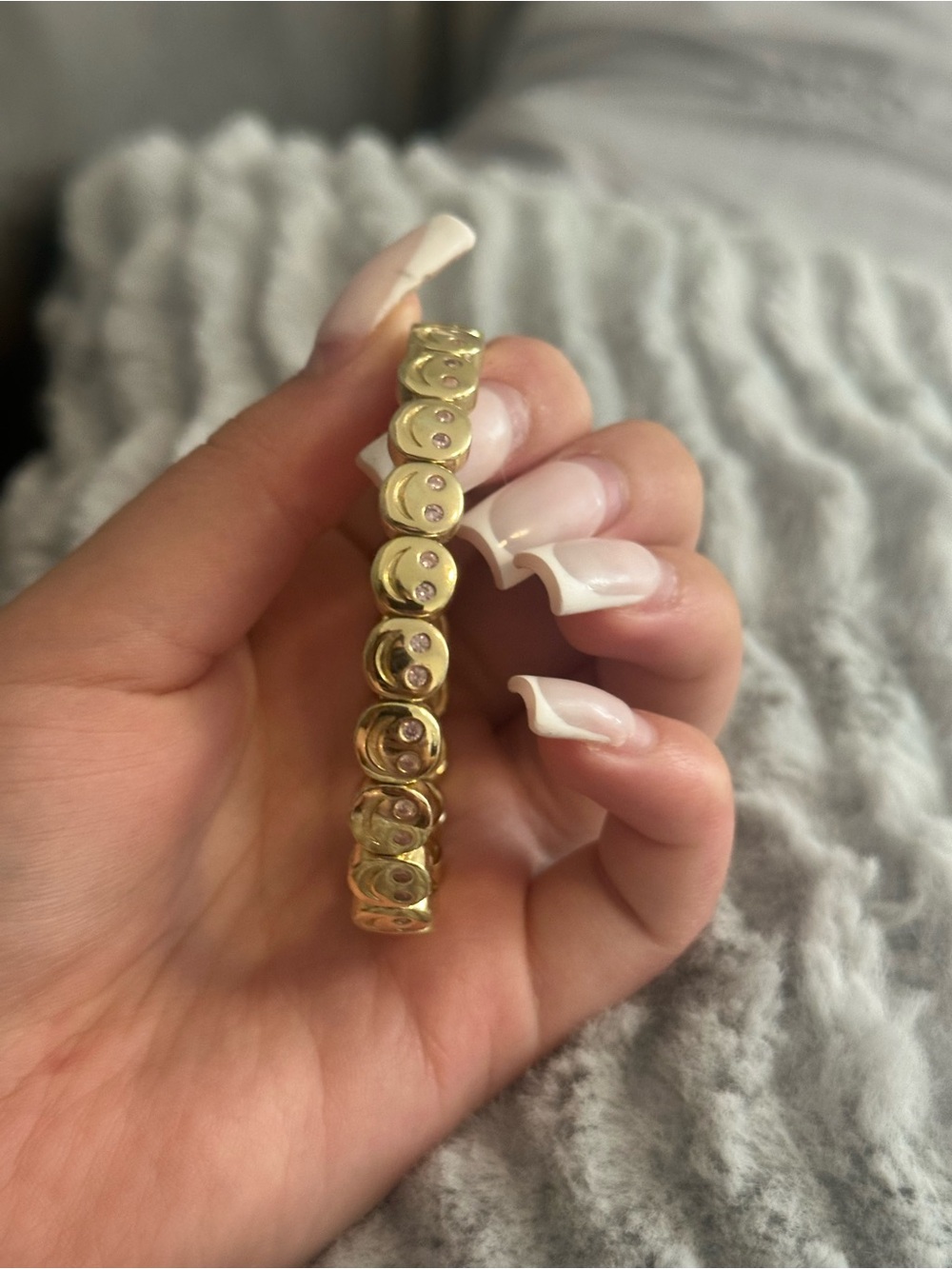 Lisa Gozlan Gold Faceted Stretch Bracelet - Picture 6 of 10